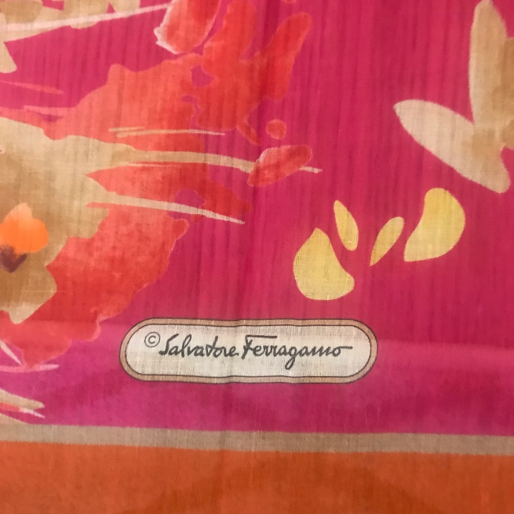 New Salvatore Ferragamo Silk Scarf 38 X 60 - Picture 2 of 7